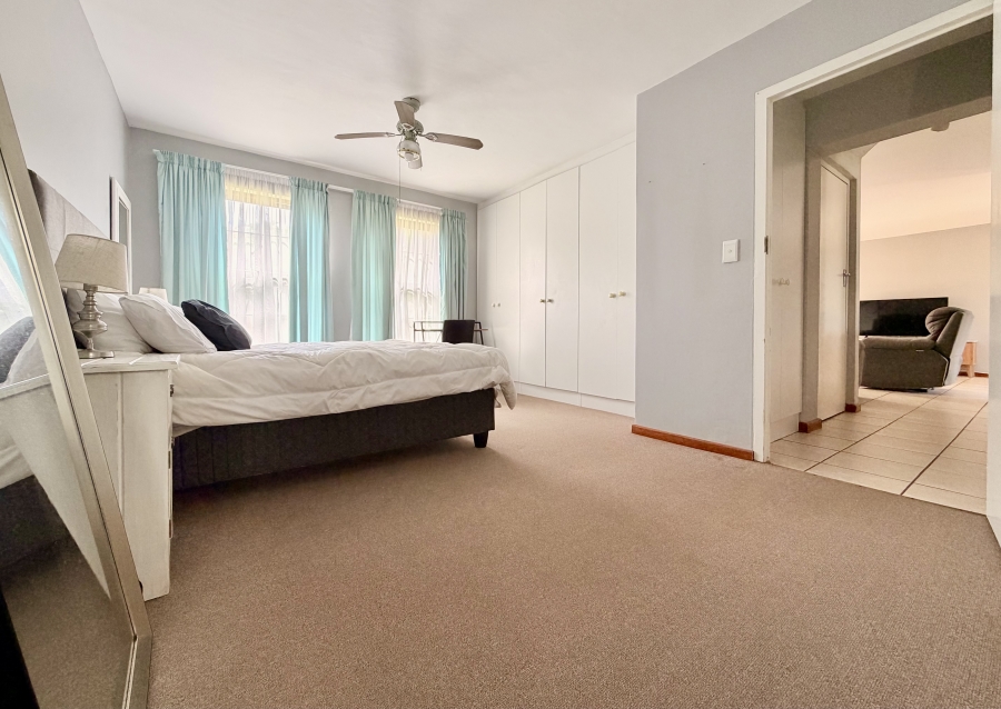 3 Bedroom Property for Sale in Sandbaai Western Cape